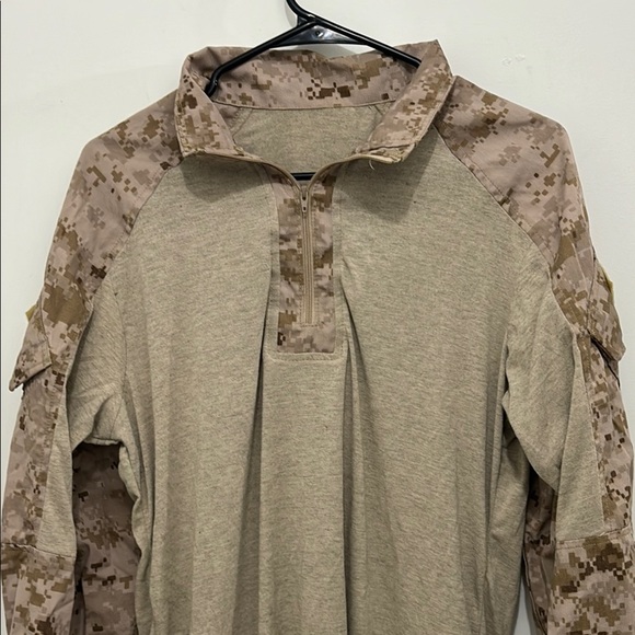 Men's Tactical Shirt in Tan and Camouflage - Picture 3 of 4